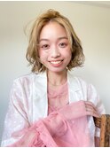 ハイトーンブロンドボブ前髪なしボブ巻き髪長めボブ切りっぱなし