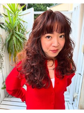 アデ オモテサンドウ(ade omotesando) カジュアルさと大人な雰囲気漂うウェーブヘア