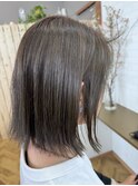 オリーブグレージュ