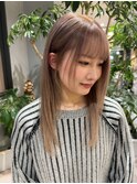 ベージュ
