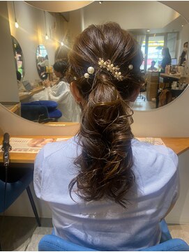 パラゴ(PARAGO.) ゆる巻きポニー