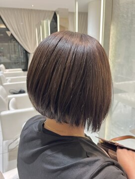 ザザ 高田馬場(ZA/ZA) 大人ヘア　前下がりボブ　白髪ぼかしカラー