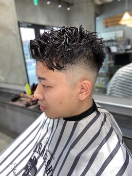 エフエム 明大前(FM) バーバー　ツーブロック/刈り上げ/ツイスパ/ビジネス/かきあげ