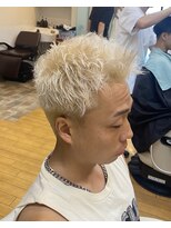 マキシム ナカイ(MAXIM NAKAI)&nbsp;メンズブロンドブリーチスパイキーショート刈り上げアップバング