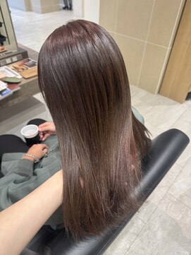 オリーブベージュ