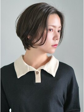 切りっぱなしショート・ボブ/絶壁解消/前髪なし/40代/30代/丸顔