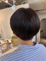 ラナ(LANA) ワインレッドカラー×ショートヘア