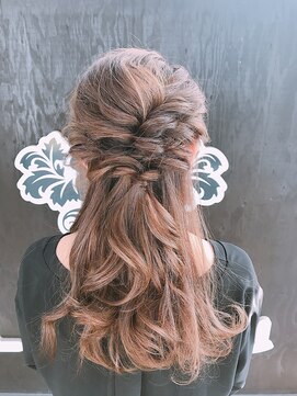 ラウラウヘアーリゾート(Lau Lau hair resort) ロングヘアかんたんアレンジ