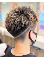 ヘアステージアミカル&nbsp;刈り上げ×ライン