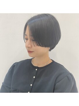 ヴィータ シロカネ サルト(vi-ta sirokane.salto) ショートボブ×暗髪×20代30代