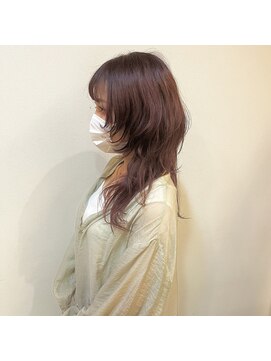 ラグ(rug) 小顔レイヤーロングウルフカットピンクブラウンカラー