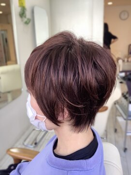 コクェット(coquette) ハイライトで動きのあるスタイルに