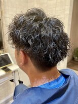 クオリア(Quaria)&nbsp;波巻きツイストスパイラルパーマセンターパート☆