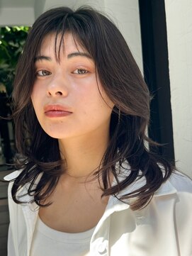 ノラ ウメダ(NORA UMEDA) レイヤーロングワンカール姫カットシアーカラーセミディ