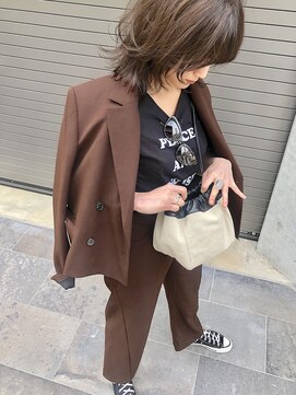 ワール(whirl.) 大人マッシュウルフ姫カットシアーカラーセミディ