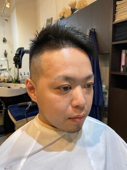 シーヘアーの写真/【平日深夜2時まで営業】プロによる技で頭皮から健康に！髪のお悩みを持つメンズのお客様大歓迎！