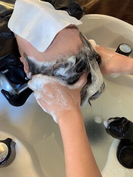 アンジェヘア(Ange-hair)の写真/【頭皮改善】極上ヘッドスパで頭皮の環境を整え、健康な髪へ導きます♪心まで癒す至福の時間を―
