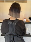 切りっぱなしボブデザインカラー裾カラーケアブリーチ大人可愛い