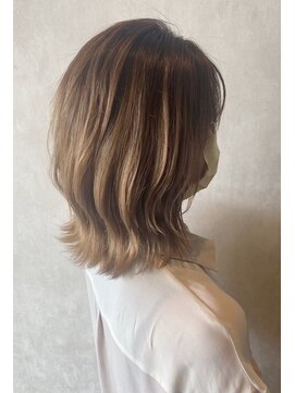 カミビト 名古屋店(KamiBito) くびれレイヤー