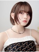 切りっぱなしボブ タッセルボブ 前髪なしボブ オリーブベージュ