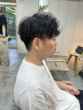 ミィ 浦和(mee) フェザーショート 刈り上げセンターパート ニュアンスデザイン