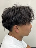 フイ 恵比寿(Hui)&nbsp;スパイラルパーマ/センターパート/刈り上げセンターパート