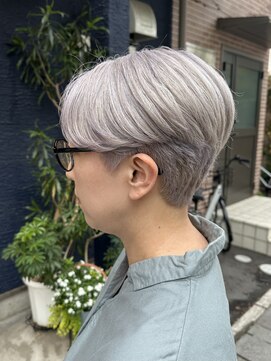 オアシス(oasis) 【oasisオグラ】刈り上げ女子ホワイトグレージュショートヘア