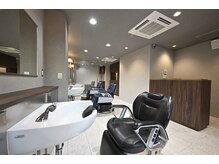 ビジネスマンの清潔感に特化した理容室