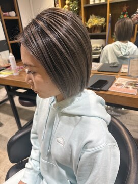 派手すぎない立体感カラー