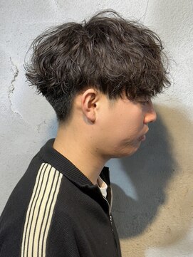 ニアウ 高崎店(Niau) MEN’S HAIR/シャドウパーマ/刈り上げセンターパート/群馬高崎