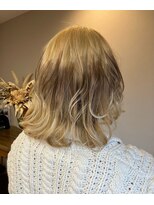 リポゾ(Riposo.)&nbsp;ブリーチあり・ブラウンポイントカラー・ミディアムボブ