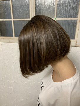 ネオリーブ シュシュ 神保町店(Neolive susu) 3D前下がりボブ