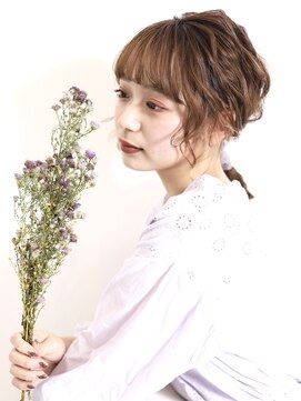 ロア(lore) 【20代/30代/40代/50代に人気】ゆるふわローポニーアレンジ