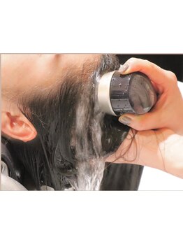 魔法のマイクロバブル(marbb)を使用！頭皮環境を整えることで、髪の芯から美しく、健やかな美髮へ。