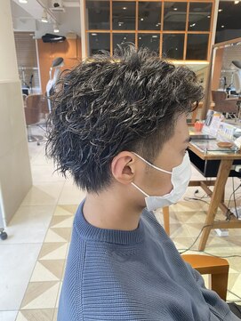 リボーン ビューティー リゾート 松戸店(re-born Beauty Resort) ベリーショートアッシュブラックカルマパーマウルフ
