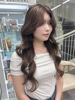 リア(riah) 韓国風スタイル/ムルギョル巻き/くびれカール/ヘーゼルカラー