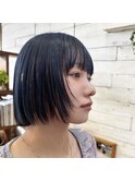 ブルーのアンブレラカラー×フェイスレイヤー×パツっとボブ