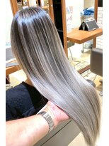 シエラ 堀江(CIERA.)&nbsp;シースルーマッシュハイライトバレイヤージュアッシュグレー