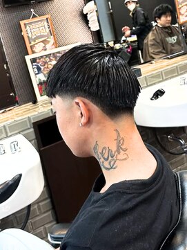 クラシコ(CLASSICO) バズカット×ゼロフェード｜究極のミニマルバーバースタイル