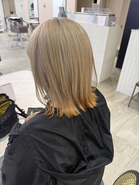 アヴァンス 箕面(AVANCE.) 裾カラー♪