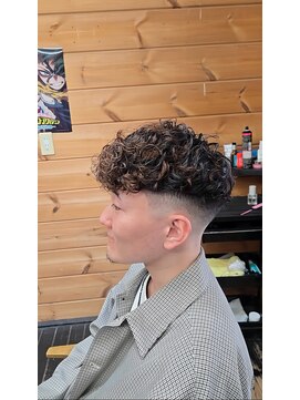 ザ クロー(THE CROW) スペインカール×スキンフェード