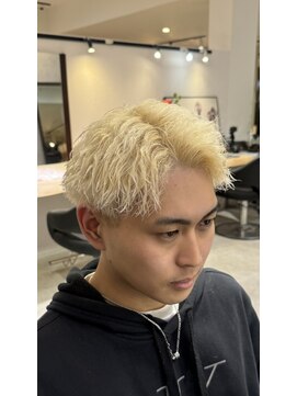フラム ヘアデザイナーズ(FuLAM Hair designers*) ブリーチ×ツイストパーマ
