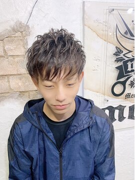 モウ(mow) 束感マッシュスタイル