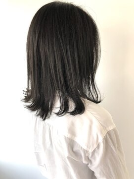 ネイヴィル(navile) ダークグレー×外ハネミディ