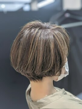 ジエクト 本店(The Ect) 白髪ぼかし×細めハイライト×デザインカラー