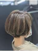 白髪ぼかし×細めハイライト×デザインカラー
