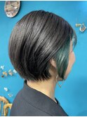 丸みショートボブ×くすみグリーン