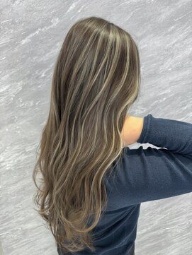 アルドーレフィエロ シンサイバシ(Ardore fiero shinsaibashi) コントラスト極ハイライト☆グレーベージュ