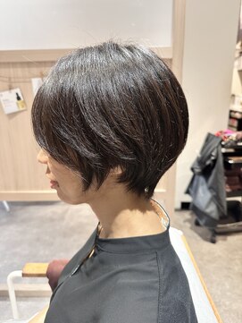 クルム(KURUMU) 丸み前下がりショート