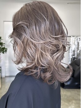 ウカン(UKAN.)の写真/トレンドを取り入れたデザインカラーで、あなたの魅力を引き出します◎ヘアカラーで一緒に楽しみましょう！